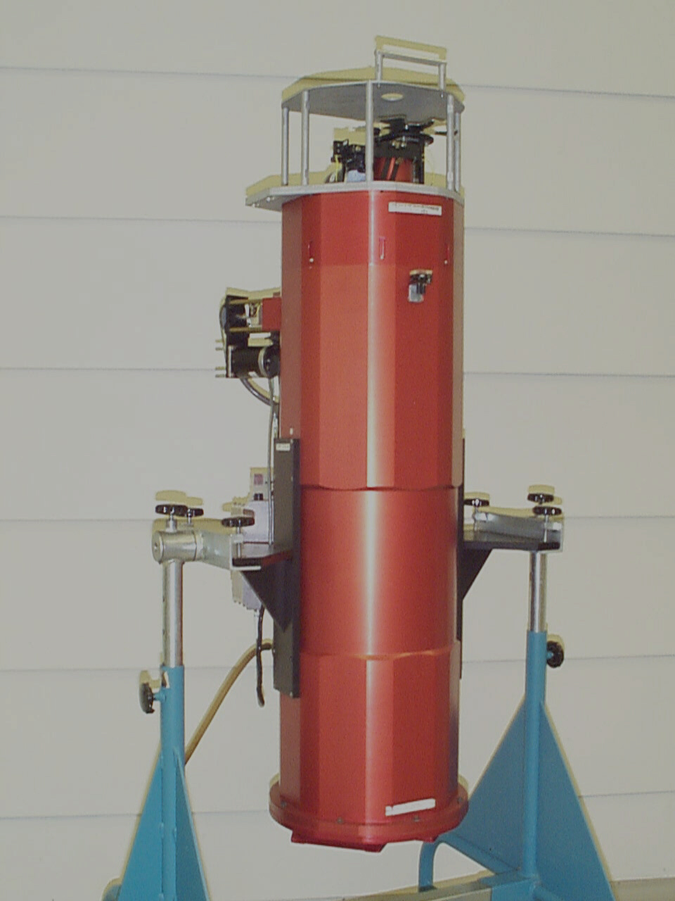 LWS in its Laboratory Handling Cart